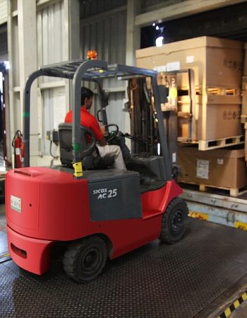 forklift-warehouse-machine-worker